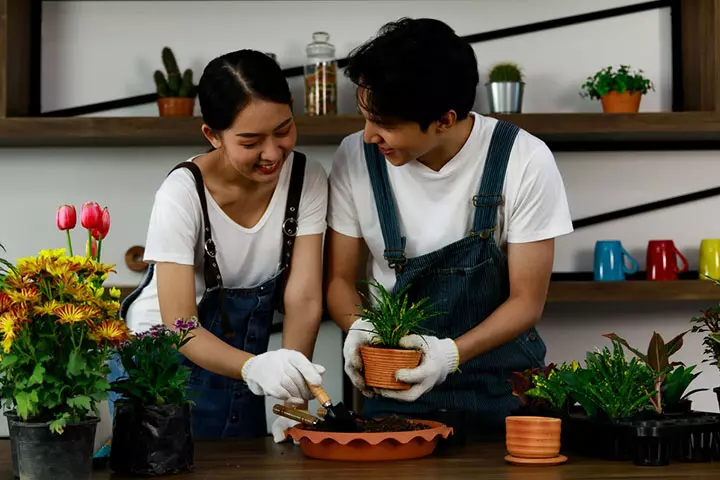 Couple gardening; things for couple to do at home