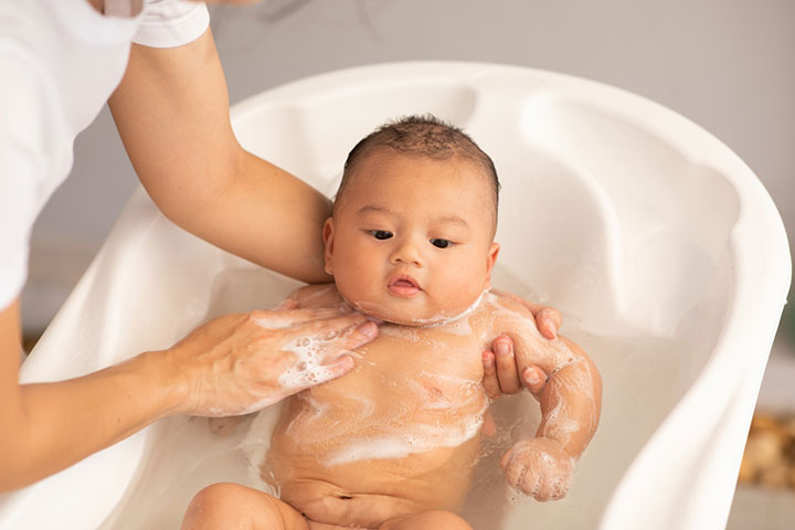 Epsom salt bath for babies can provide gentle skin exfoliation.