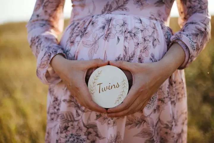 Factors increasing chances of twin pregnancy 