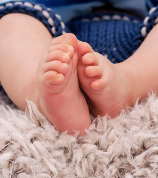Toe Curling In Babies: Why Do They Do It?