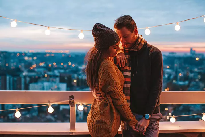 A romantic rendezvous on the rooftop to make your husband happy