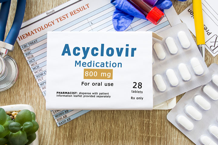 Acyclovir can be safely taken when breastfeeding during chickenpox