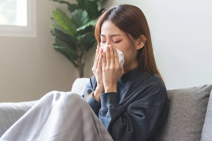 Allergencs like pollen and dust can worsen sore throat