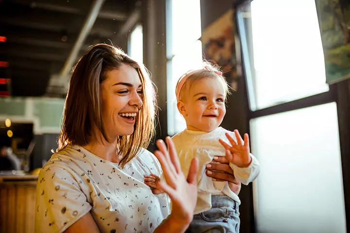 Babies wave at the age of 10 months