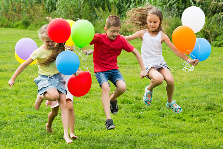 Balloon toss game guarantees laughter and bonding