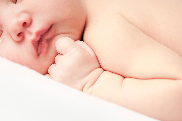 Breast milk bath for babies can moisturize their skin