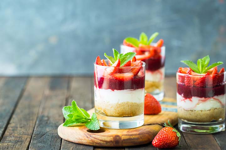 Cheesecake and strawberries in a glass