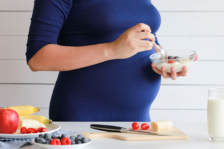 Consume yogurt made from pasteurized milk during pregnancy