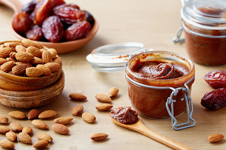 Dates puree is rich in fibre and magnesium