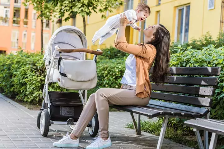 Dressing the baby to prevent mosquito bites