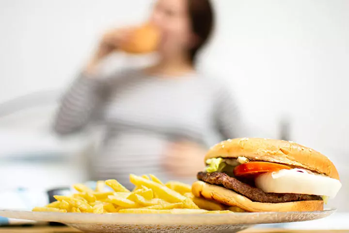 Eating fried food during pregnancy may lead to stomach ulcers