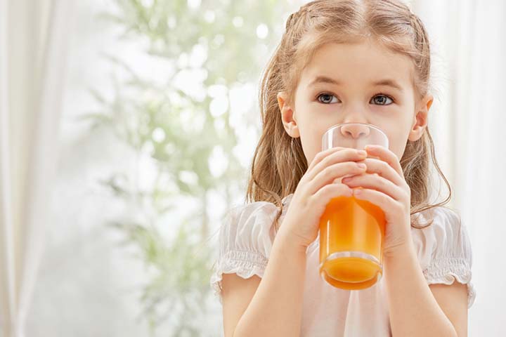 Give your kid a glass of freshly prepared orange juice for breakfast.