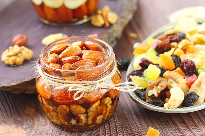 Honey-soaked nuts and raisins during pregnancy