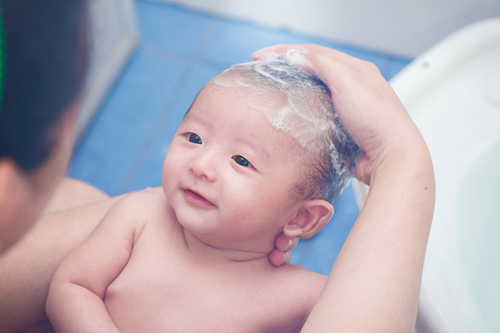 How To Wash Your Baby’s Hair
