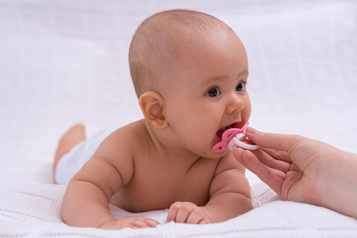 If a bottle nipple is placed on the baby’s lips, they begin to suck it. 