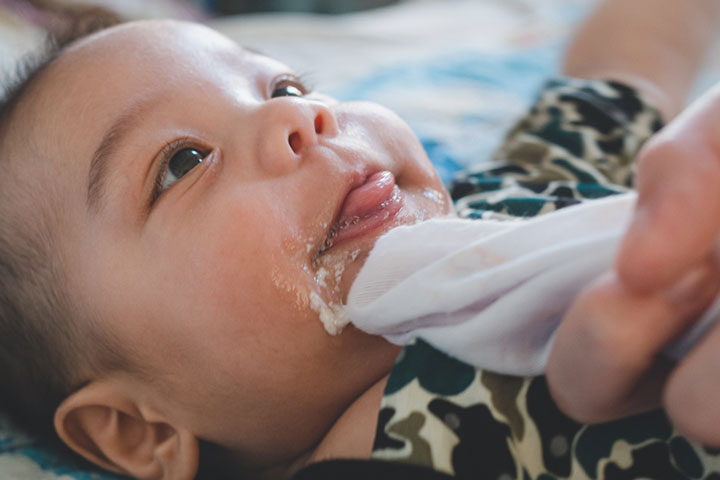 Lack of hygiene may lead to foul body odor in babies