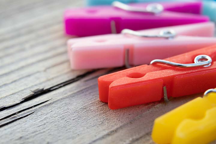 Let your child try and match the clothespin with the matching color.
