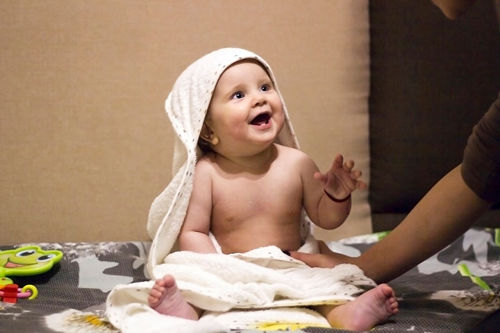 Long baths can cause baby's dry skin
