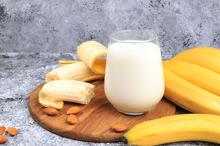 Mashed ripe bananas in a cup of milk can help relieve hemorrhoids