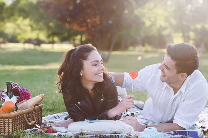 New relationship, Plan a picnic date