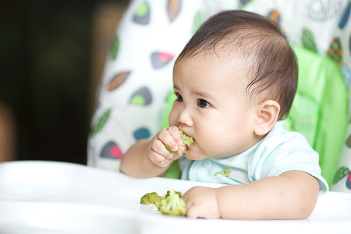 Once babies start eating foods other than purees, give them bite-size pieces.