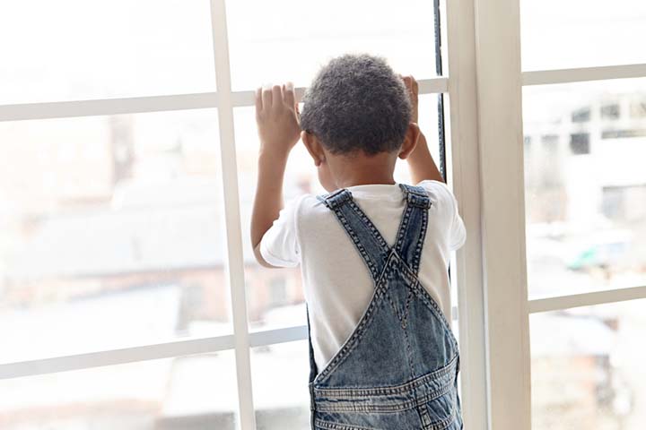 Onlooker play help observe interactions among other children.