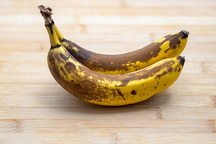 Pregnant women should not eat over-ripe bananas