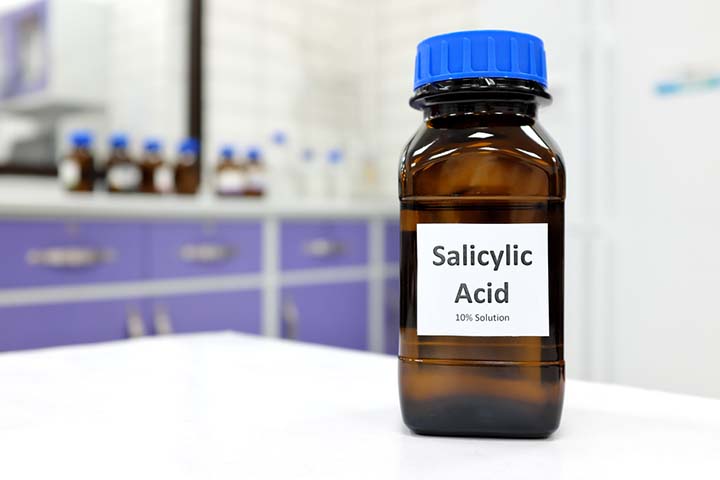 Salicylic acid is an organic acid that reduces skin inflammation.