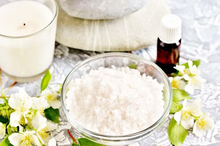 Salt and essential oils for sitz bath