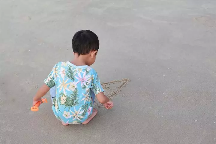 Sand writing, Kindergarten writing activities