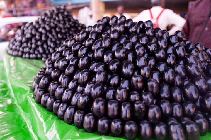Select the soft, pulpy, and dark-purple Jamun during pregnancy