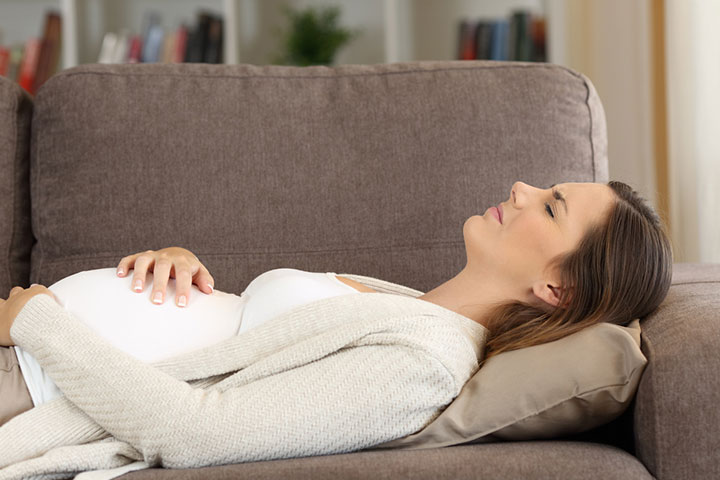 Sleeping on the back during pregnancy may cause dizziness