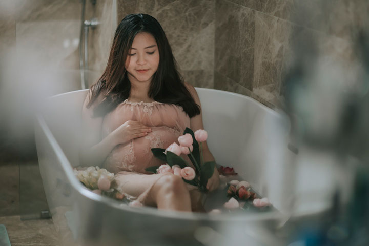 Soaking in a hot bath may cause overheating during pregnancy