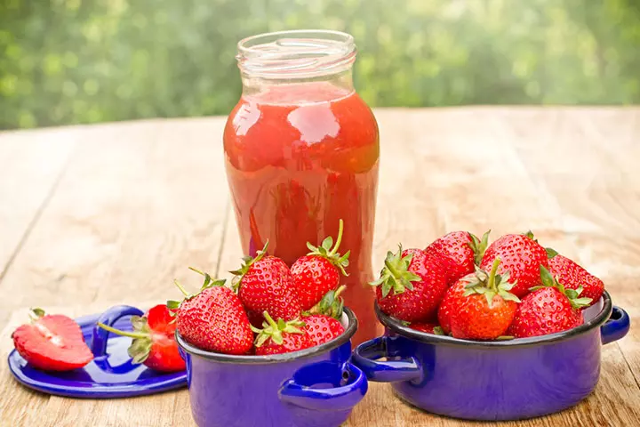 Strawberry juice is a rich source of vitamin C