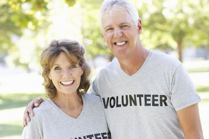 Volunteering for charity as a couple