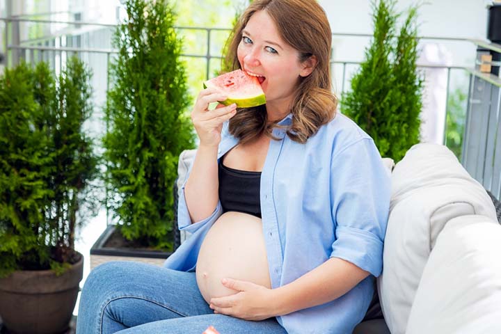 Watermelon helps maintain hydration during pregnancy
