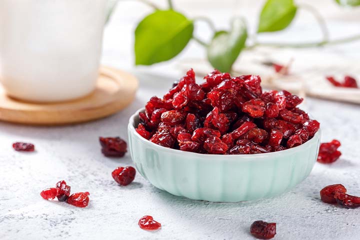 You can have dried cranberries during pregnancy.