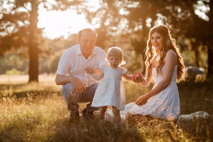 Helps You Keep In Touch With Helping People