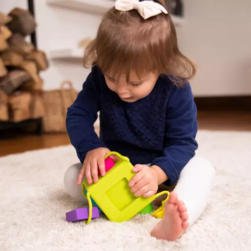 Fat Brain Toys Oombee Cube Sorter