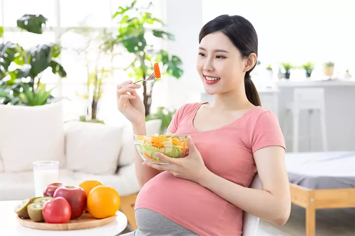 Add fresh fruits to your 4th month pregnancy diet