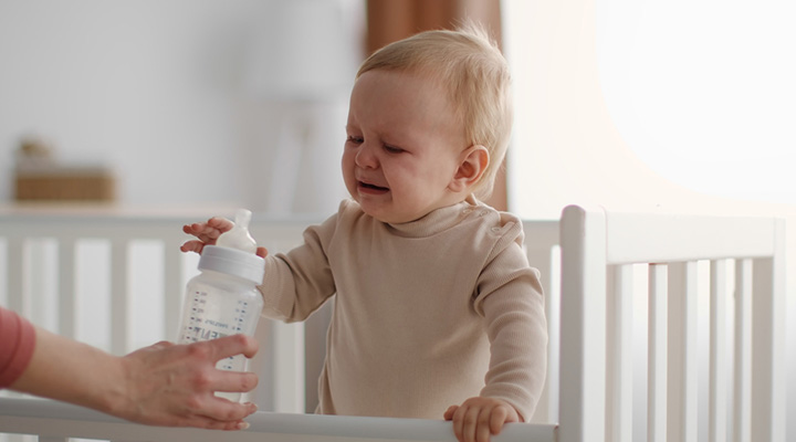 Feeding and sleeping difficulties in infants