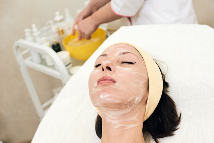 Glycolic and lactic acid peels are safe alternatives