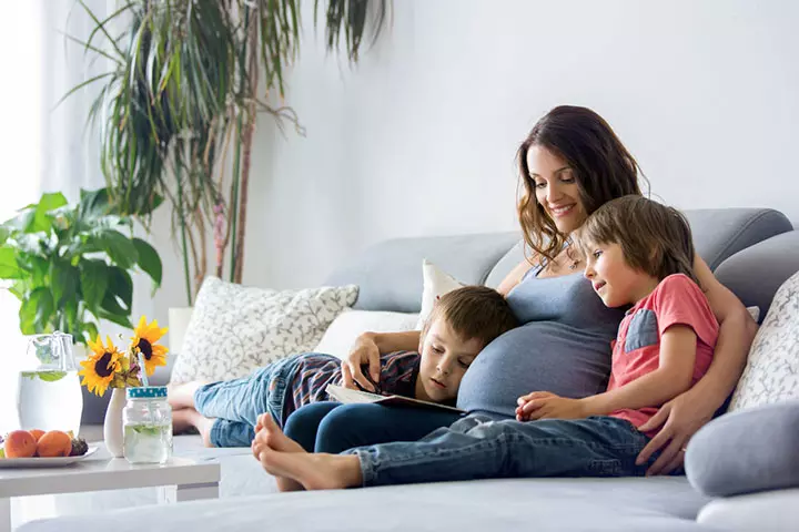 Read Books Together About Pregnancy And Babies