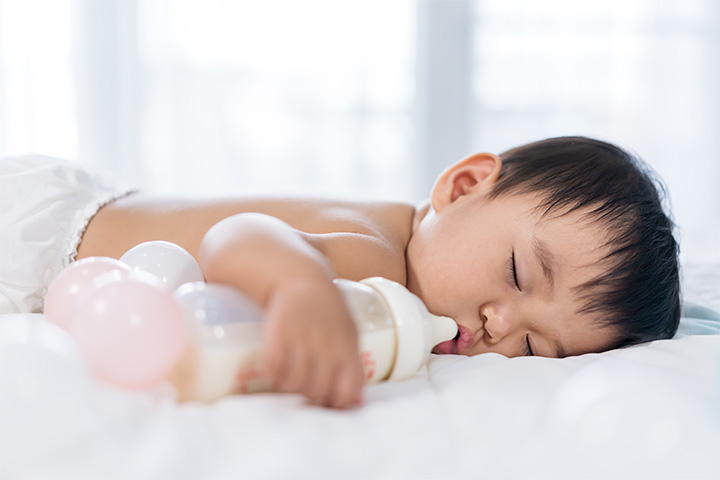 Should You Wake A Sleeping Baby To Feed