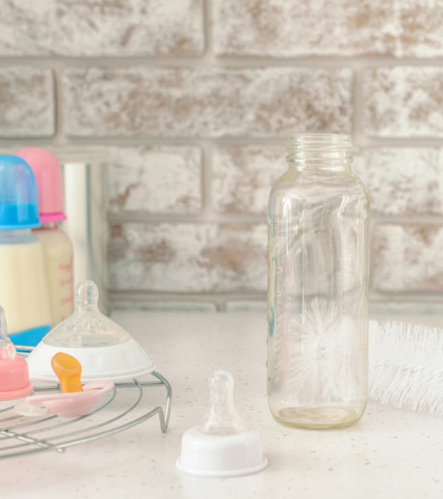 Tips To Clean Bottles And Pacifiers Properly