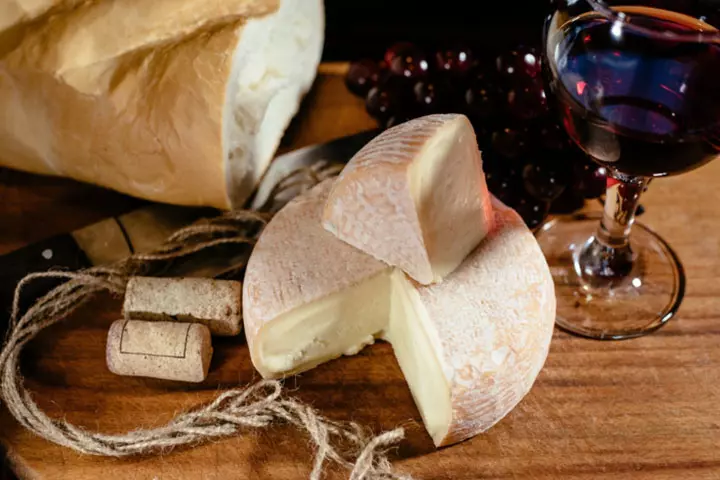 Unpasteurized (Raw) Milk And Soft Cheese