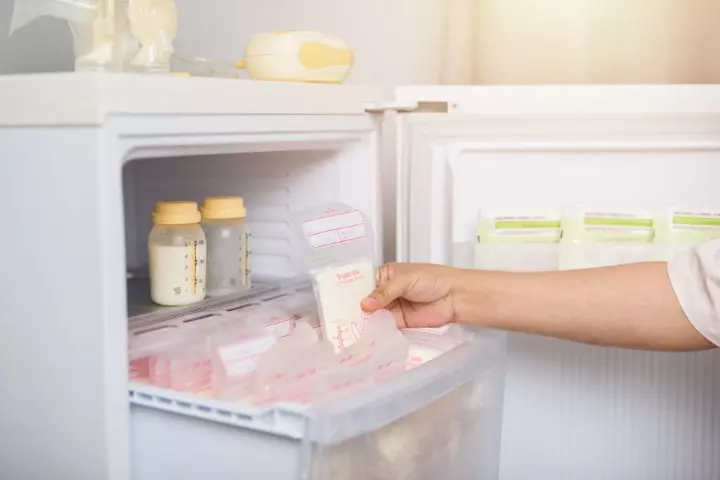 How Long Can Breast Milk Stay Out