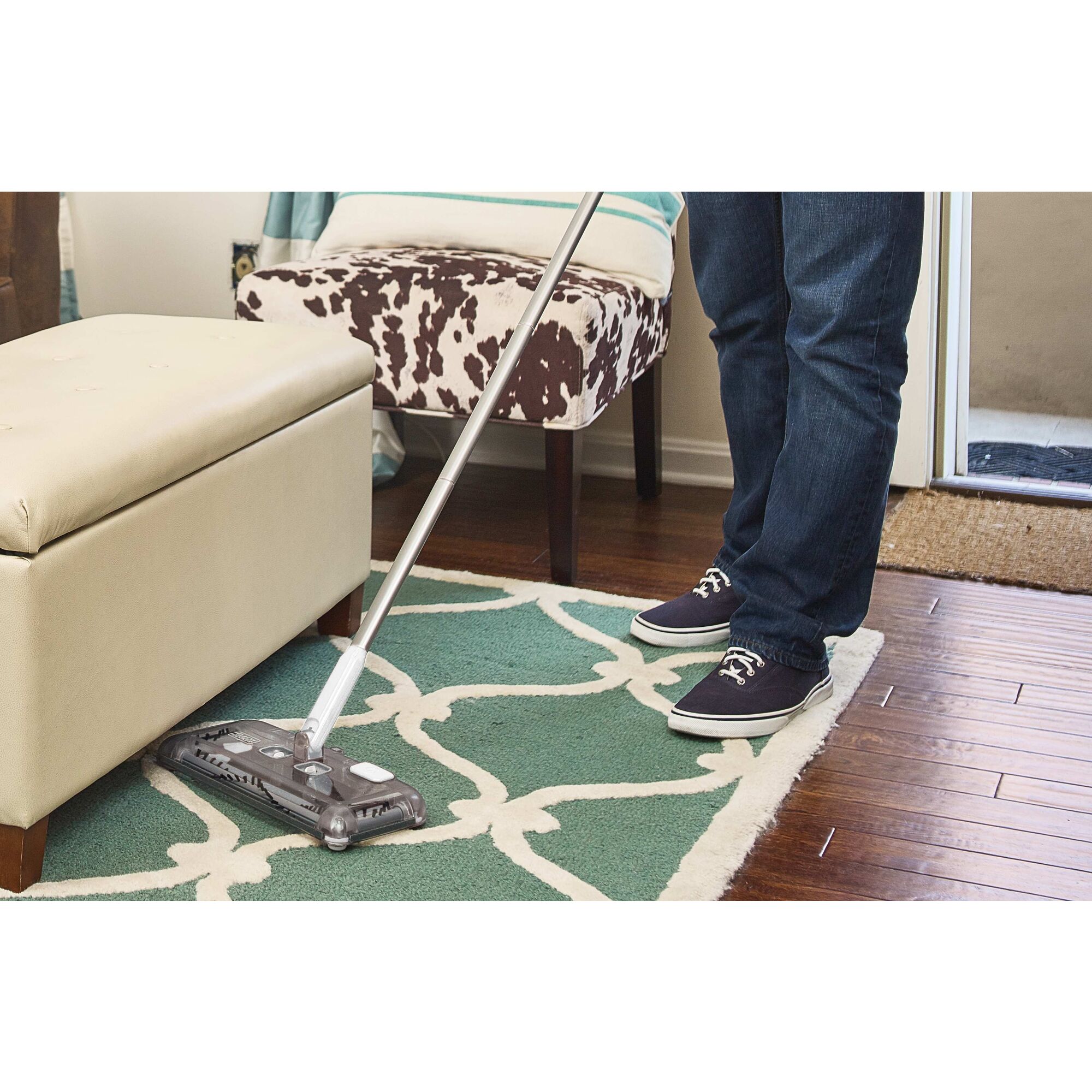 15 Best Carpet Sweepers In 2024, As Per Cleaning Specialist | MomJunction