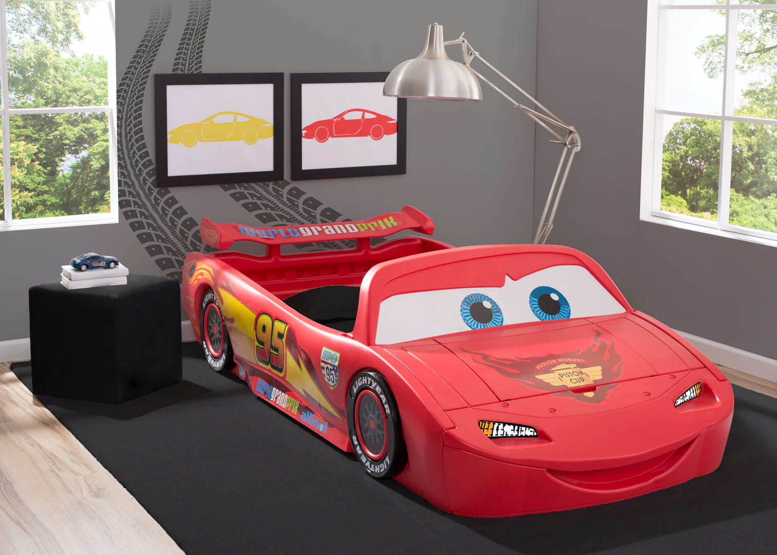 Delta Children Disney/Pixar Cars Lightning McQueen Twin Bed